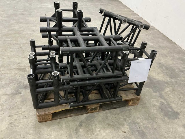 Prolyte s36r zwart aluminium truss hoekdeel (9x) - afbeelding 2 van  6