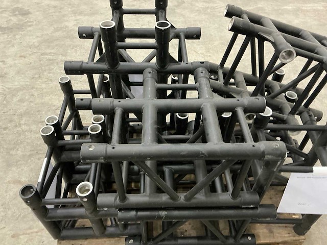 Prolyte s36r zwart aluminium truss hoekdeel (9x) - afbeelding 3 van  6