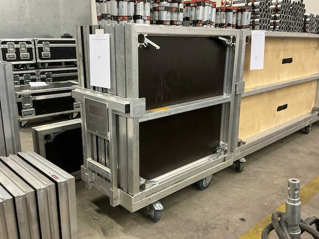 Prolyte stagedex 1x1m podiumdeel (6x) - afbeelding 1 van  5