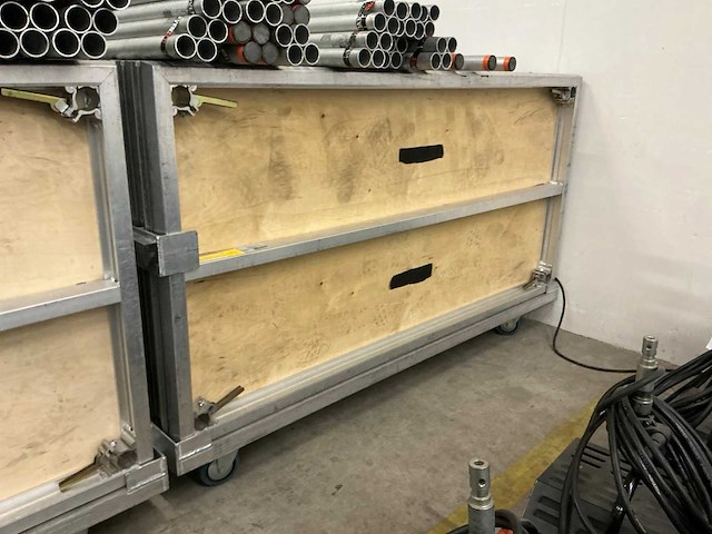 Prolyte stagedex 2x1m podiumdeel (6x) - afbeelding 1 van  6