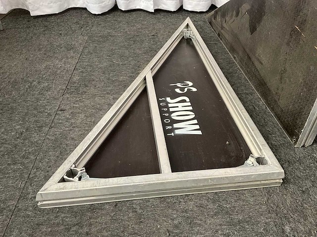 Prolyte topline deck triangle 2x1 m podiumdeel (4x) - afbeelding 7 van  9