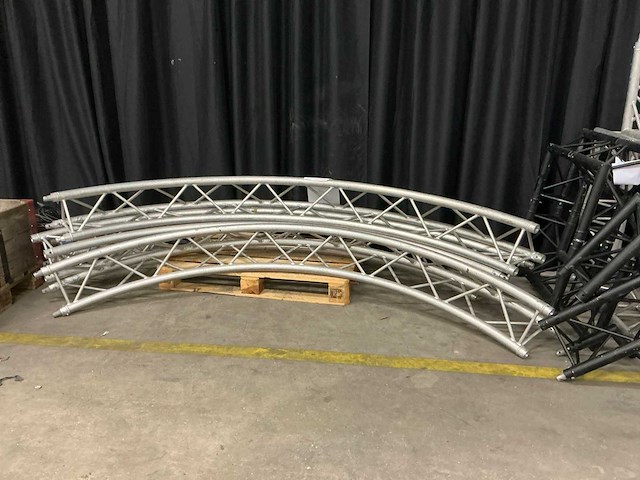 Prolyte x30d aluminium truss cirkel ø4meter - afbeelding 1 van  4