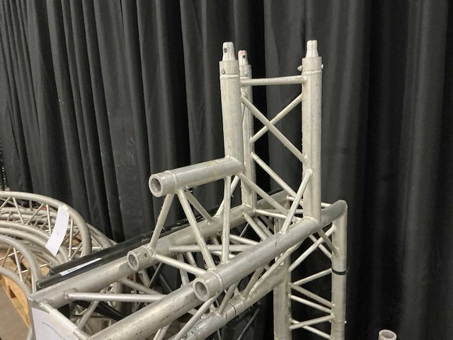 Prolyte x30d zilver corner c007 aluminium truss (5x) - afbeelding 2 van  3