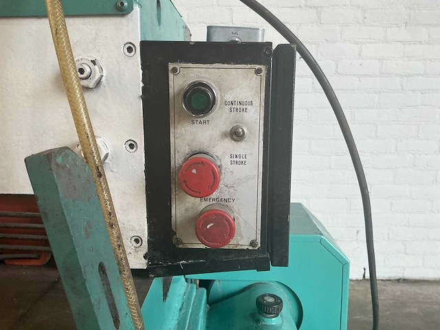 Promecam - 1974 - 1050x3mm - overige plaatbewerkingsmachines - afbeelding 4 van  7