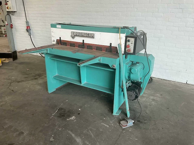 Promecam - 1974 - 1050x3mm - overige plaatbewerkingsmachines - afbeelding 2 van  7