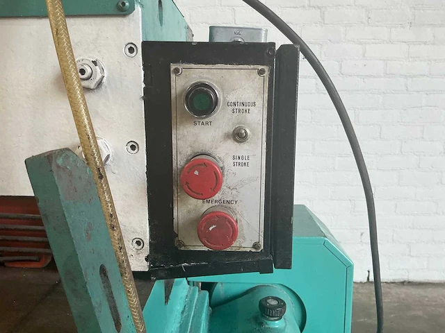 Promecam - 1974 - 1050x3mm - overige plaatbewerkingsmachines - afbeelding 4 van  7