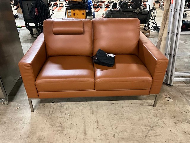 Prominent bankstel - afbeelding 2 van  9