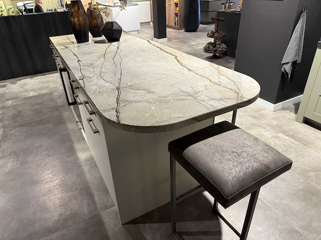 Pronorm - eiland met vinotheek - afbeelding 9 van  17