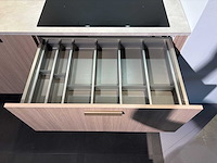 Pronorm - japandi - showroomkeuken met pelgrim apparatuur - afbeelding 8 van  27
