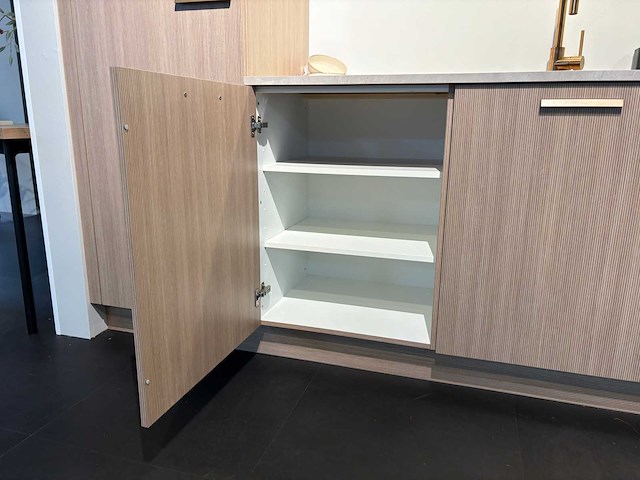 Pronorm - japandi - showroomkeuken met pelgrim apparatuur - afbeelding 27 van  27