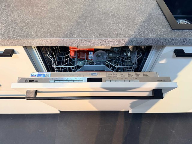Pronorm - showroomkeuken met bosch/junker apparatuur - afbeelding 33 van  33