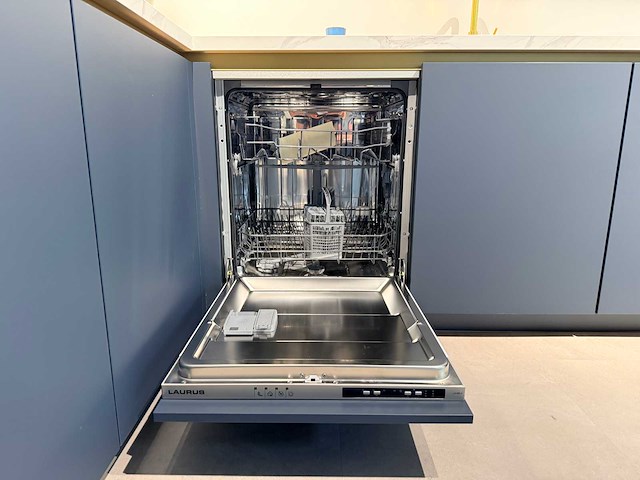Pronorm - showroomkeuken met laurus apparatuur - afbeelding 7 van  33