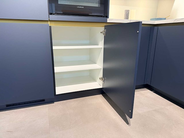 Pronorm - showroomkeuken met laurus apparatuur - afbeelding 32 van  33