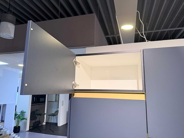 Pronorm - showroomkeuken met laurus apparatuur - afbeelding 29 van  31