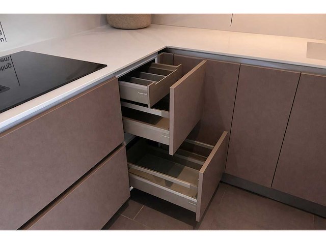 Pronorm - showroomkeuken met pelgrim apparatuur - afbeelding 14 van  23