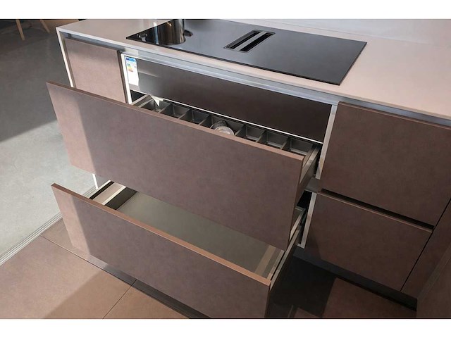 Pronorm - showroomkeuken met pelgrim apparatuur - afbeelding 15 van  23