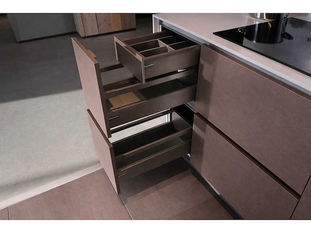 Pronorm - showroomkeuken met pelgrim apparatuur - afbeelding 16 van  23