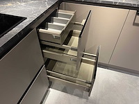 Pronorm - showroomkeuken met pelgrim apparatuur - afbeelding 4 van  16