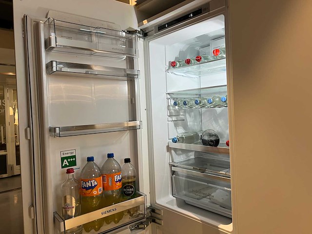 Pronorm - showroomkeuken met siemens apparatuur - afbeelding 7 van  21