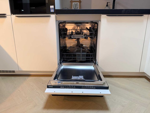 Pronorm - showroomkeuken met siemens apparatuur - afbeelding 6 van  36