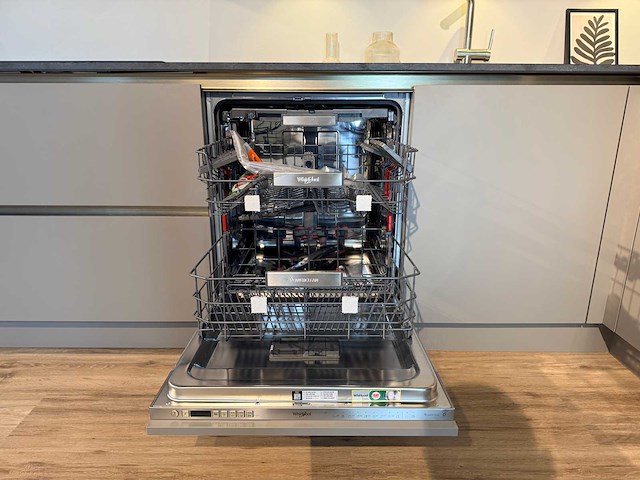 Pronorm - showroomkeuken met whirlpool apparatuur - afbeelding 6 van  37