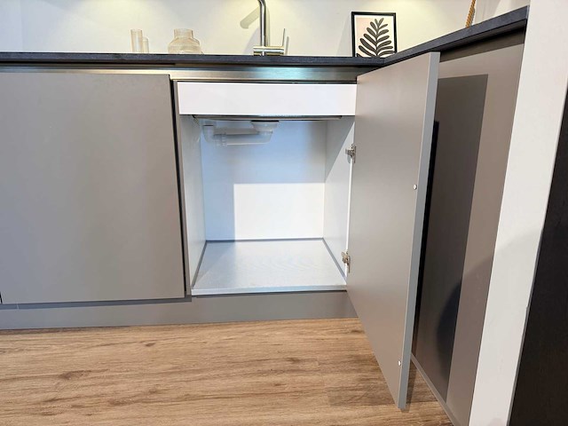 Pronorm - showroomkeuken met whirlpool apparatuur - afbeelding 8 van  37