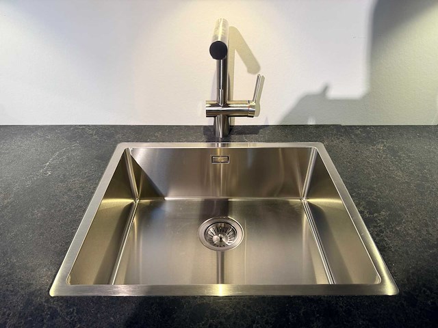Pronorm - showroomkeuken met whirlpool apparatuur - afbeelding 9 van  37