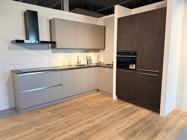 Pronorm - showroomkeuken met whirlpool apparatuur - afbeelding 1 van  37