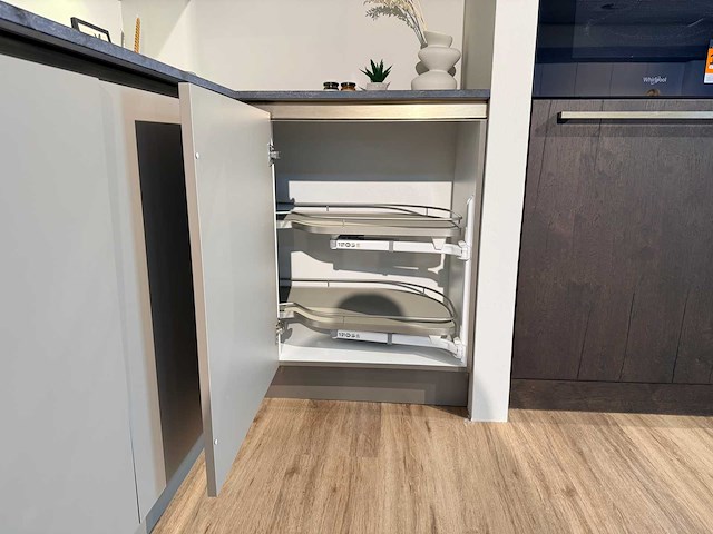 Pronorm - showroomkeuken met whirlpool apparatuur - afbeelding 15 van  37