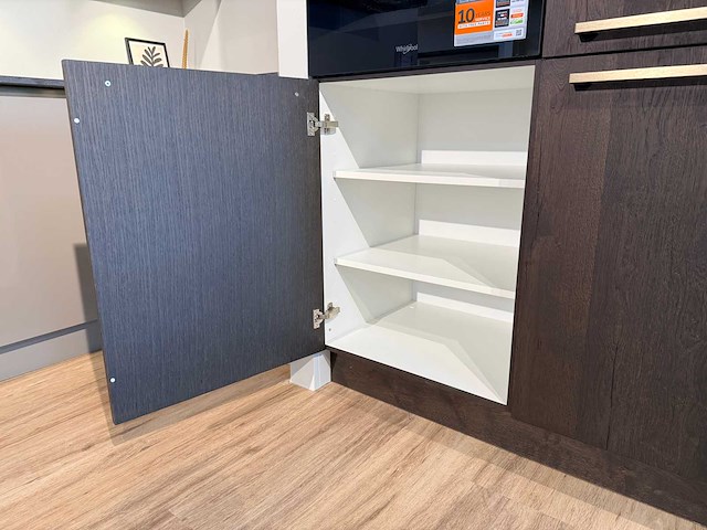 Pronorm - showroomkeuken met whirlpool apparatuur - afbeelding 17 van  37