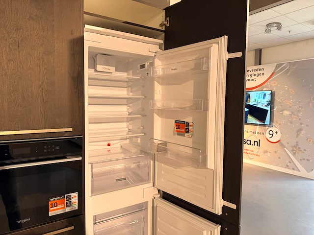 Pronorm - showroomkeuken met whirlpool apparatuur - afbeelding 24 van  37