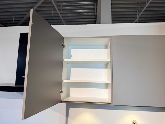 Pronorm - showroomkeuken met whirlpool apparatuur - afbeelding 28 van  37