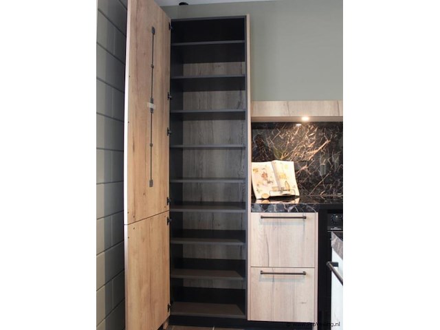 Pronorm eilandkeuken met apparatenwand - afbeelding 13 van  43