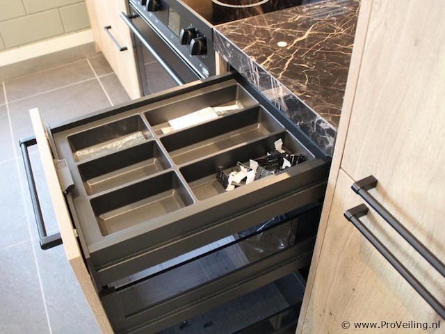 Pronorm eilandkeuken met apparatenwand - afbeelding 28 van  43