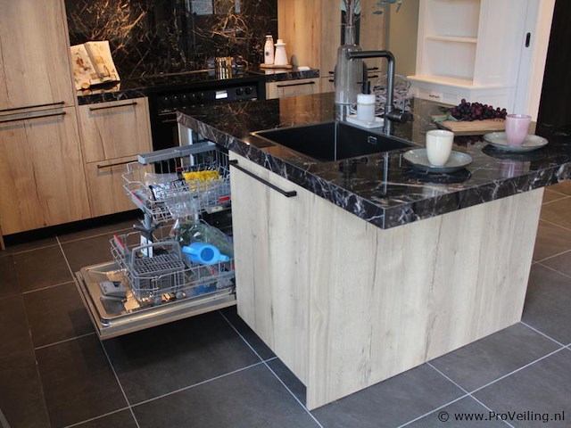 Pronorm eilandkeuken met apparatenwand - afbeelding 42 van  43