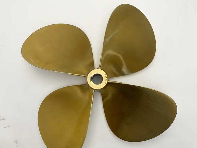 Prop.18x18,5 4 blades 40 mm - afbeelding 1 van  2