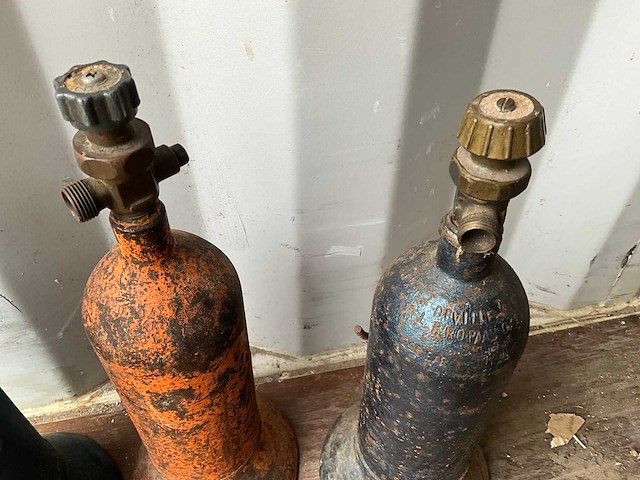 Propaan gasfles - 1 liter - schildersgereedschap (3x) - afbeelding 4 van  7