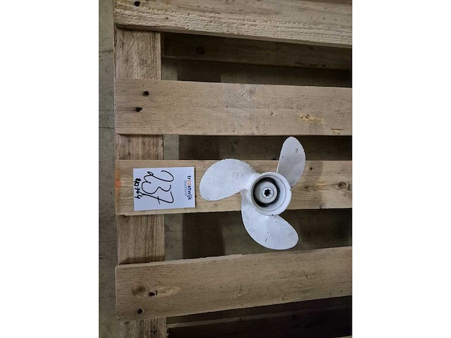 Propeller - buitenboordmotor - afbeelding 2 van  2
