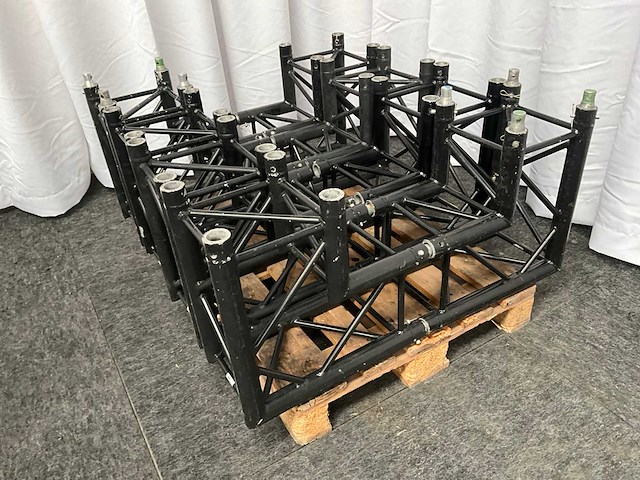 Protruss s30003 black aluminium trus 90 graden hoek (8x) - afbeelding 4 van  6