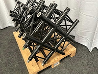 Protruss s30016 black aluminium trus 4-hoek (4x) - afbeelding 1 van  5