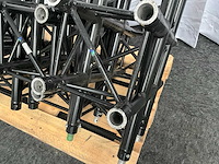 Protruss s30016 black aluminium trus 4-hoek (4x) - afbeelding 2 van  5