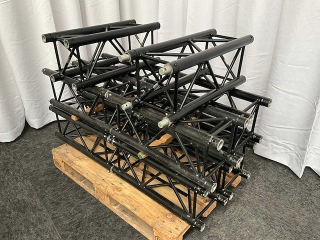 Protruss s30071 black aluminium truss (10x) - afbeelding 1 van  4