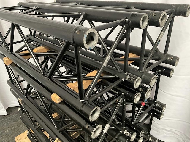 Protruss s30100 black aluminium truss (8x) - afbeelding 2 van  3