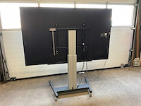 Prowise pro line ultra-hd 84” led multi-touchscreen op elektrische standaard - afbeelding 3 van  9