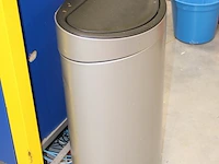 Prullenbak brabantia. hoogte 70 cm - afbeelding 2 van  2