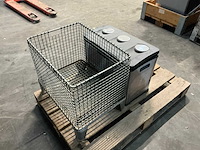 Prullenbak en metalen houtkrat - afbeelding 1 van  4