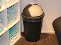 Prullenbak nn hoogte 70 cm. - afbeelding 1 van  2