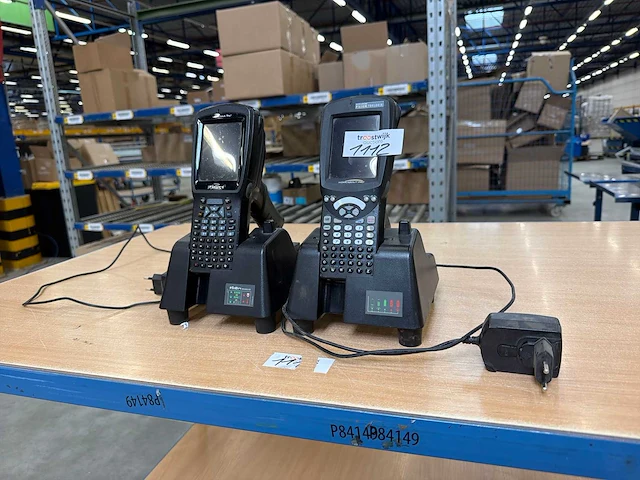 Psion teklogix workabout pro barcode-/magazijnscanner met dockingstations (2x) - afbeelding 1 van  2