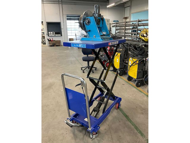 Ptm 100b lasmanipulator op heftafel - afbeelding 8 van  8