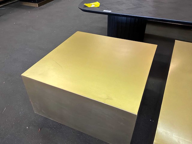 Ptmd irvy gold ijzeren salontafel set van 2 - afbeelding 7 van  11